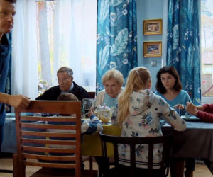 M jak miłość odc. 1490. Kinga (Katarzyna Cichopek), Piotrek (Marcin Mroczek), Barbara (Teresa Lipowska), Paweł (Rafał Mroczek), Józef Modry (Stefan Friedmann)