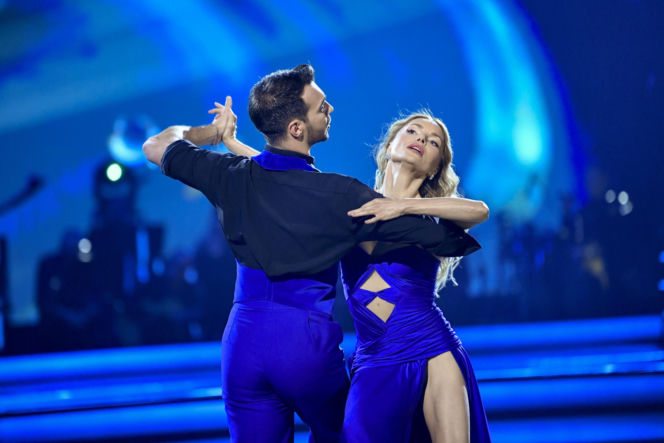 Izabella Miko, Albert Kosiński