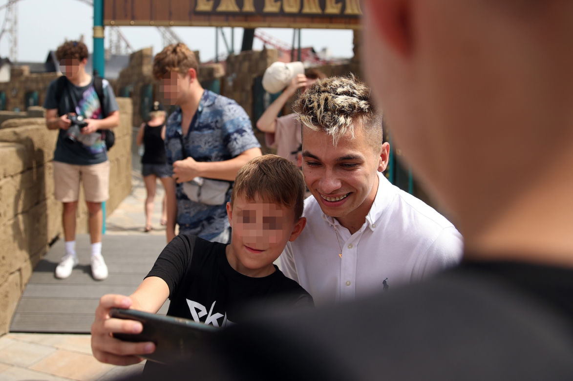 Kim jest brat Friza? Karol Wiśniewski bardzo rzadko o nim wspomina