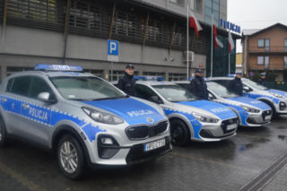 Poświęcone i przekazane. Nowe oznakowane radiowozy w Nowym Targu i w Krościenku nad Dunajcem