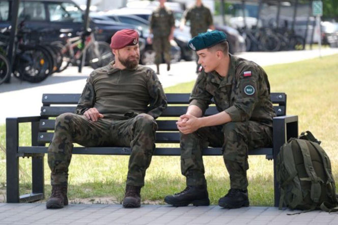 M jak miłość odc. 1898. Janek Winiar (Jakub Sirko), Michał Winiar ( Tomasz Rożniatowski)