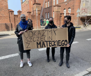 Zwolennicy Piotra Kupsia wspierają go przed sądem w Szczecinie
