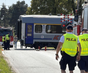 Wstrząsające zdjęcia z katastrofy kolejowej na Mazowszu