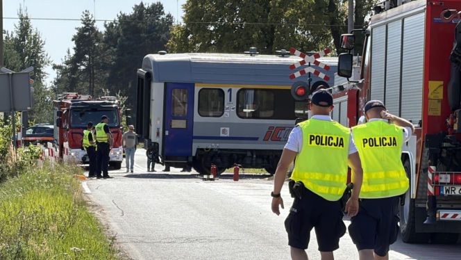 Wstrząsające zdjęcia z katastrofy kolejowej na Mazowszu
