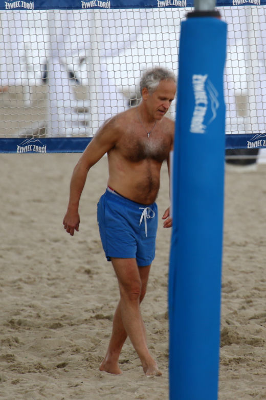 Radosław Pazura na plaży w Sopocie