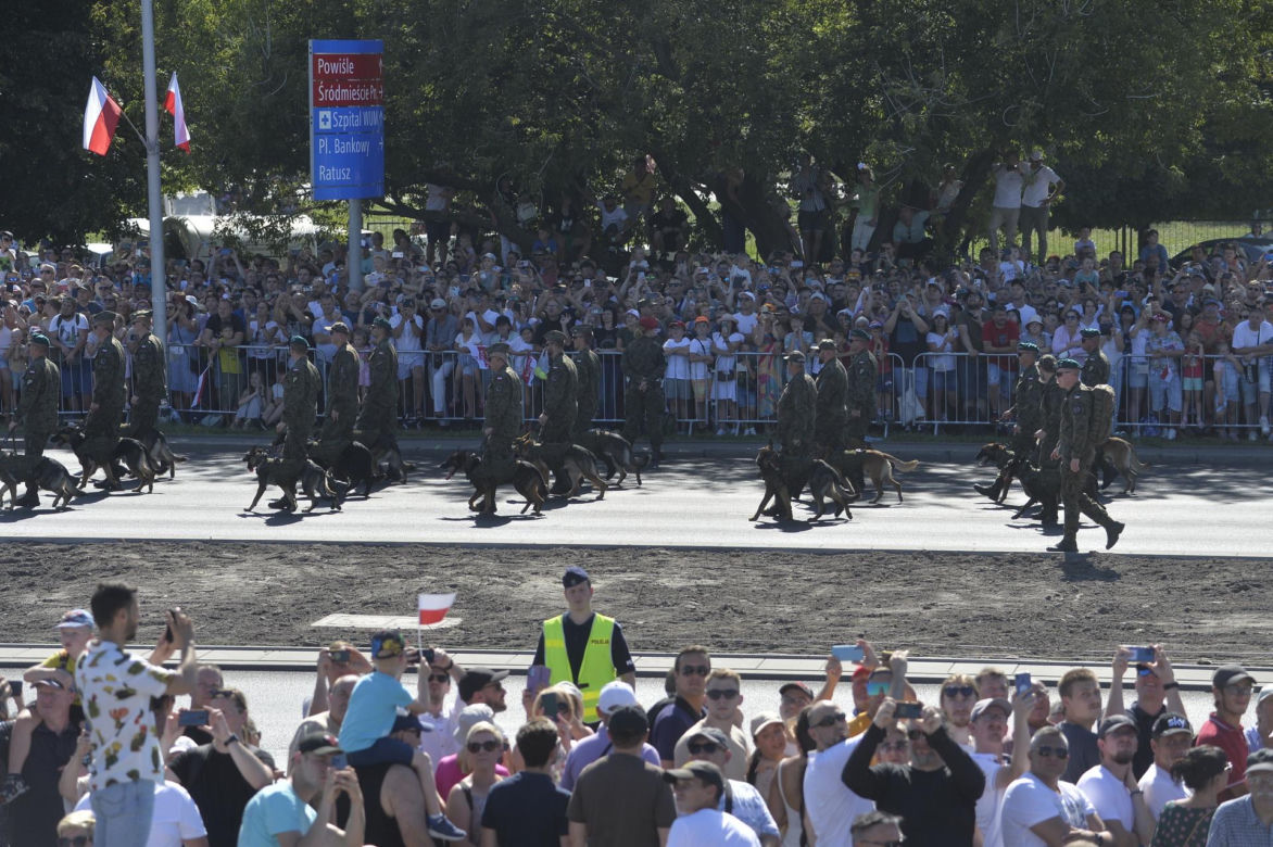 Święto Wojska Polskiego w Warszawie. Tłumy przyszły obejrzeć defiladę