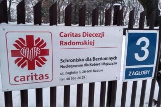 Zima daję się we znaki. Jak wygląda pomoc dla osób w kryzysie bezdomności w Radomiu