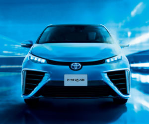 Toyota Mirai z wodorowymi ogniwami paliwowymi
