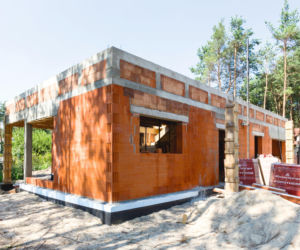 Budowa domu – najczęściej popełniane błędy. 10 rad dla początkujących