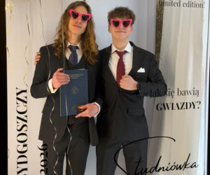 Studniówka pełna blasku i emocji! Tak bawili się maturzyści II LO w Bydgoszczy [ZDJĘCIA]