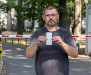 Mykola ledwo uszedł z życiem, a potem dostał rachunek. 1350 zł za parking pod szpitalem