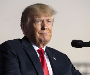 Przesłuchali go przed Trumpem