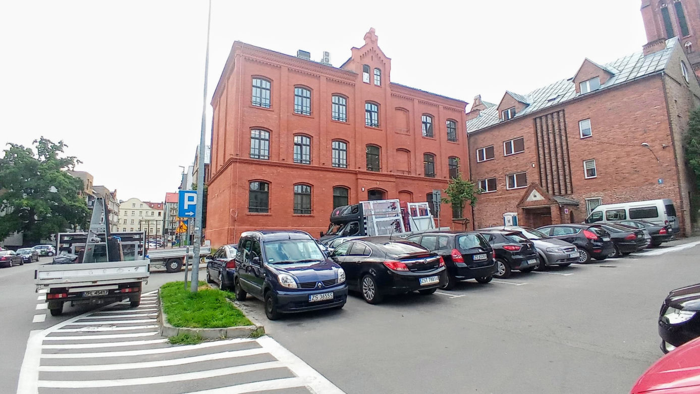 Biblioteka przy placu Matki Teresy z Kalkuty