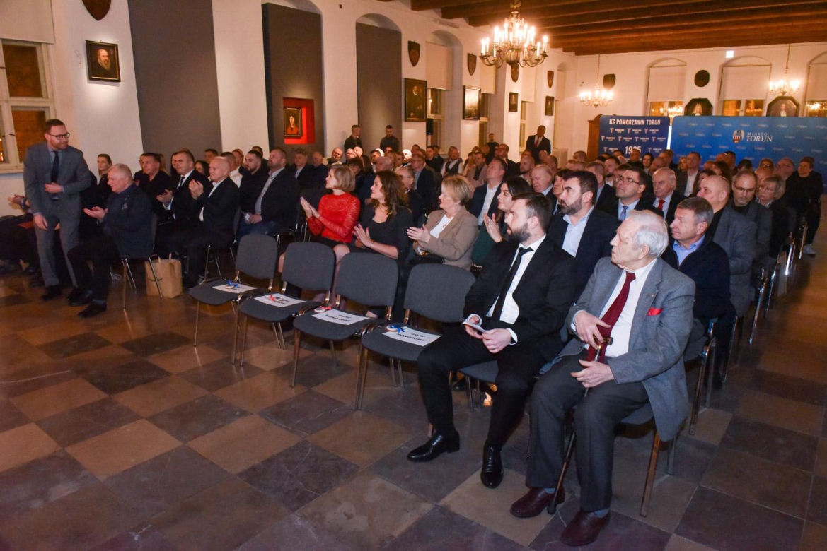 90-lecie Pomorzanina Toruń. Zdjęcia z uroczystej gali