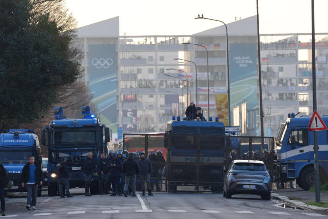 Protesty przeciwko IO w Mediolanie. Starcia z policją