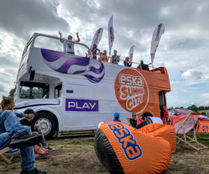 Ekipa Eska Summer City i imprezowy BUS Eski pojawili się na plaży miejskiej ZAGRO Rataje