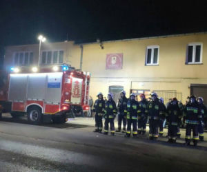Płock. Bardziej efektownie nie mogli tego zrobić! Kogo tak witają strażacy? [WIDEO, ZDJĘCIA]