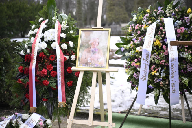 Bożena Dykiel spoczęła na Powązkach Wojskowych