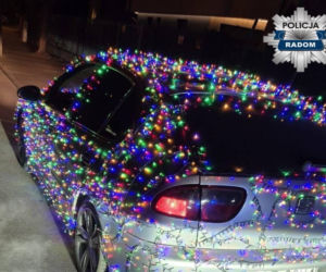 „Mikołaj” z Radomia zamienił seata w choinkę. Policjanci zdębieli