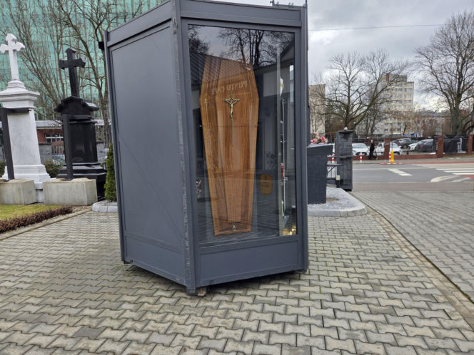 "Trumnomat" podbija Internet