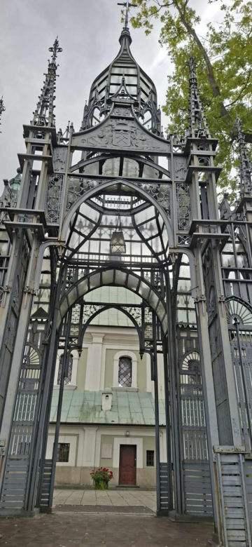 Neogotycki kiosk w Szewnie. Konstrukcja i symbolika