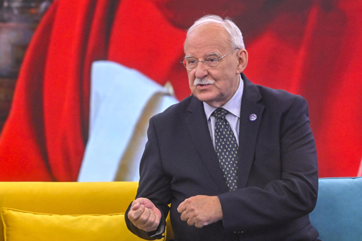 Jacek Pałasiński nadaje z łóżka szpitalnego. Czeka na niego ryzykowna operacja!