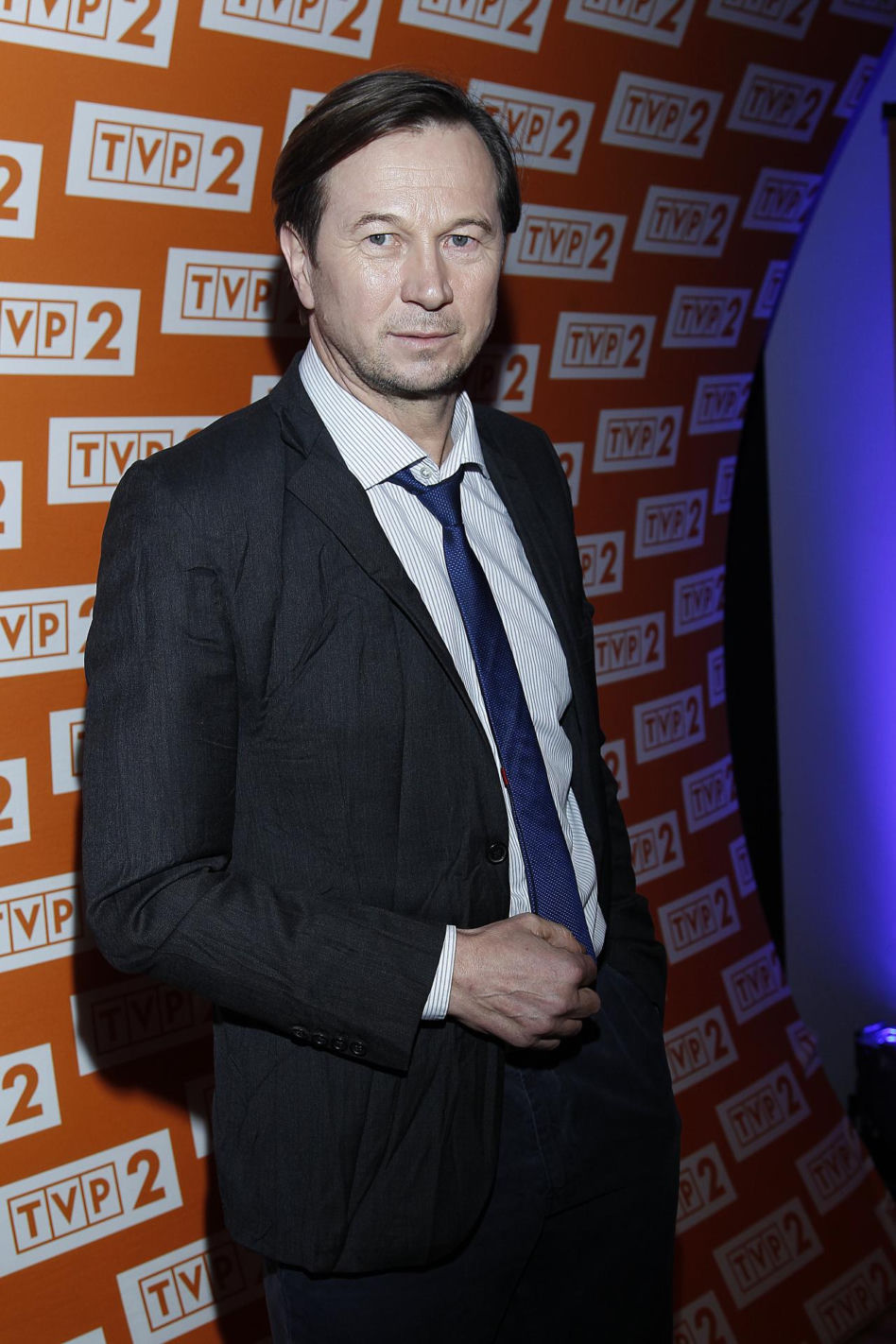 Piotr Cyrwus kiedyś i dziś. Tak przez lata zmieniał się aktor znany z roli Ryśka w "Klanie"