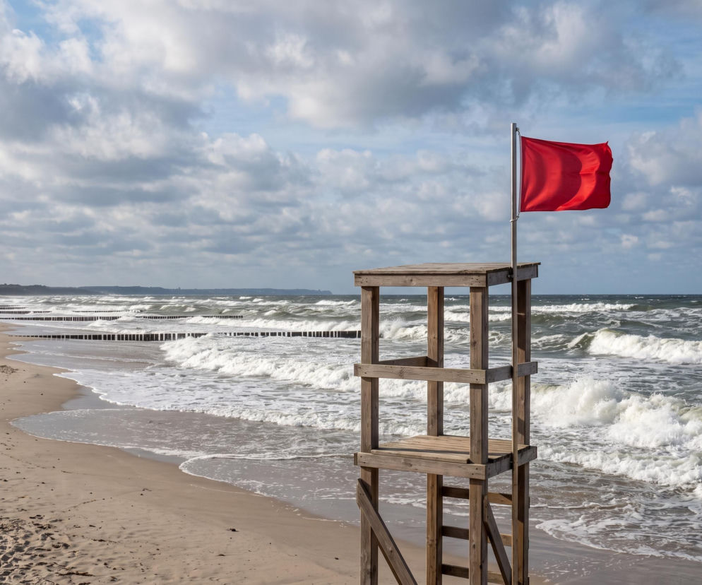 Sinice Darłowo. Czy w Darłowie można się kąpać 22.07? Flaga, warunki pogodowe