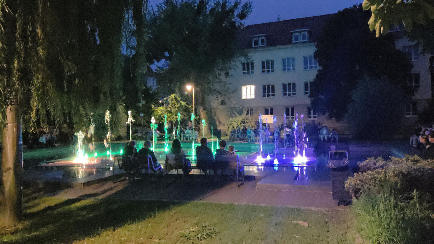 Muzyka, światło i woda w sercu Bydgoszczy. Ta fontanna naprawdę gra!