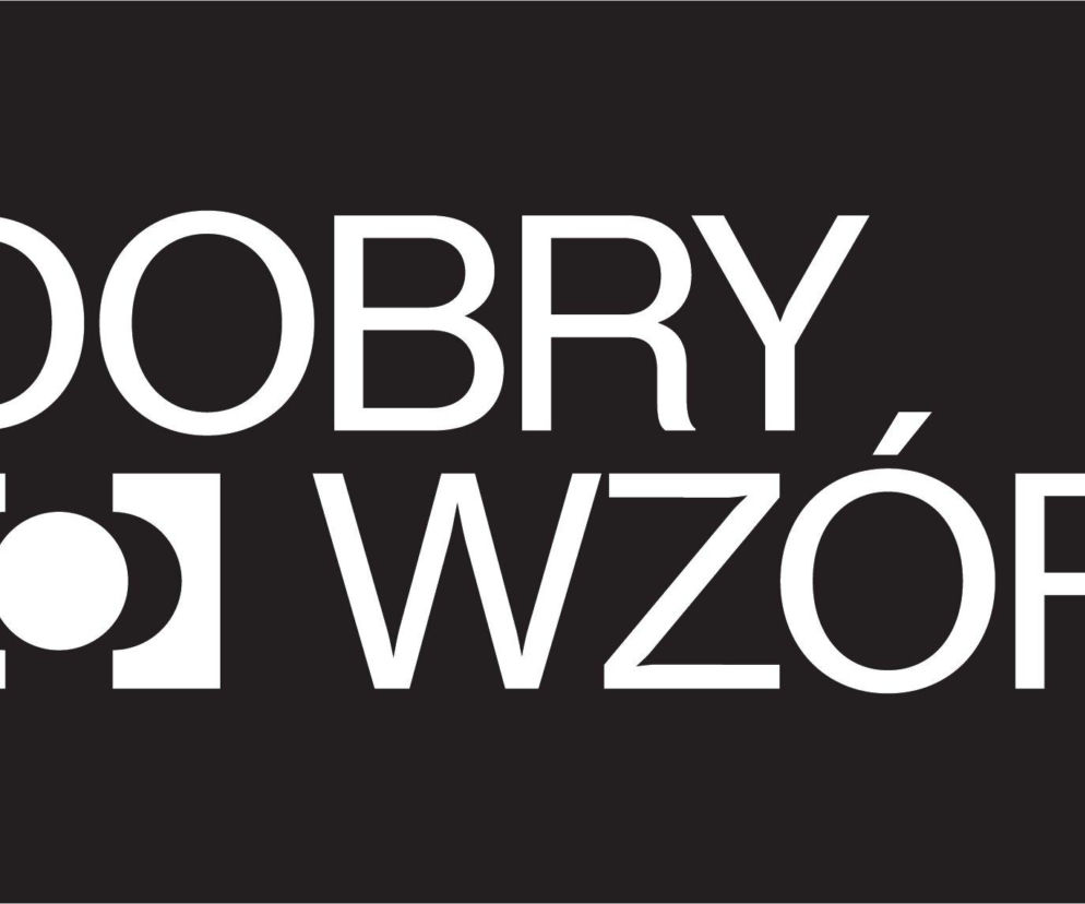 Logo konkursu Dobry Wzór na ciemnym tle. O szczegółach naboru do 33. edycji przeczytasz na portalu Architektura.