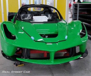 Jay Kay (lider zespołu Jamiroquai) kupił Ferrari LaFerrari