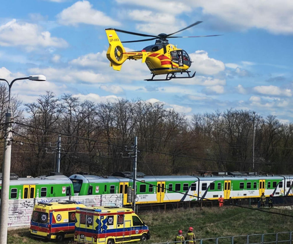 Potrącenie pieszego na torach w Siedlcach. Interweniował śmigłowiec LPR