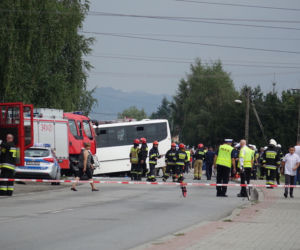 Dramatyczny wypadek autobusu z dziećmi w Świniarsku