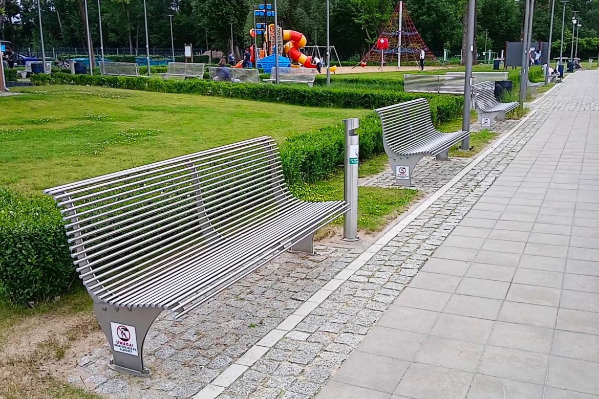 Z ławek na kąpielisku Dąbie śmieje się cała Polska