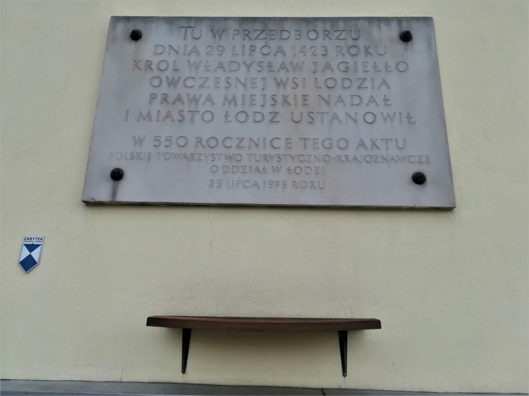 Tutaj nadano prawa miejskie Łodzi. To jedno z najważniejszych miast w województwie łódzkim