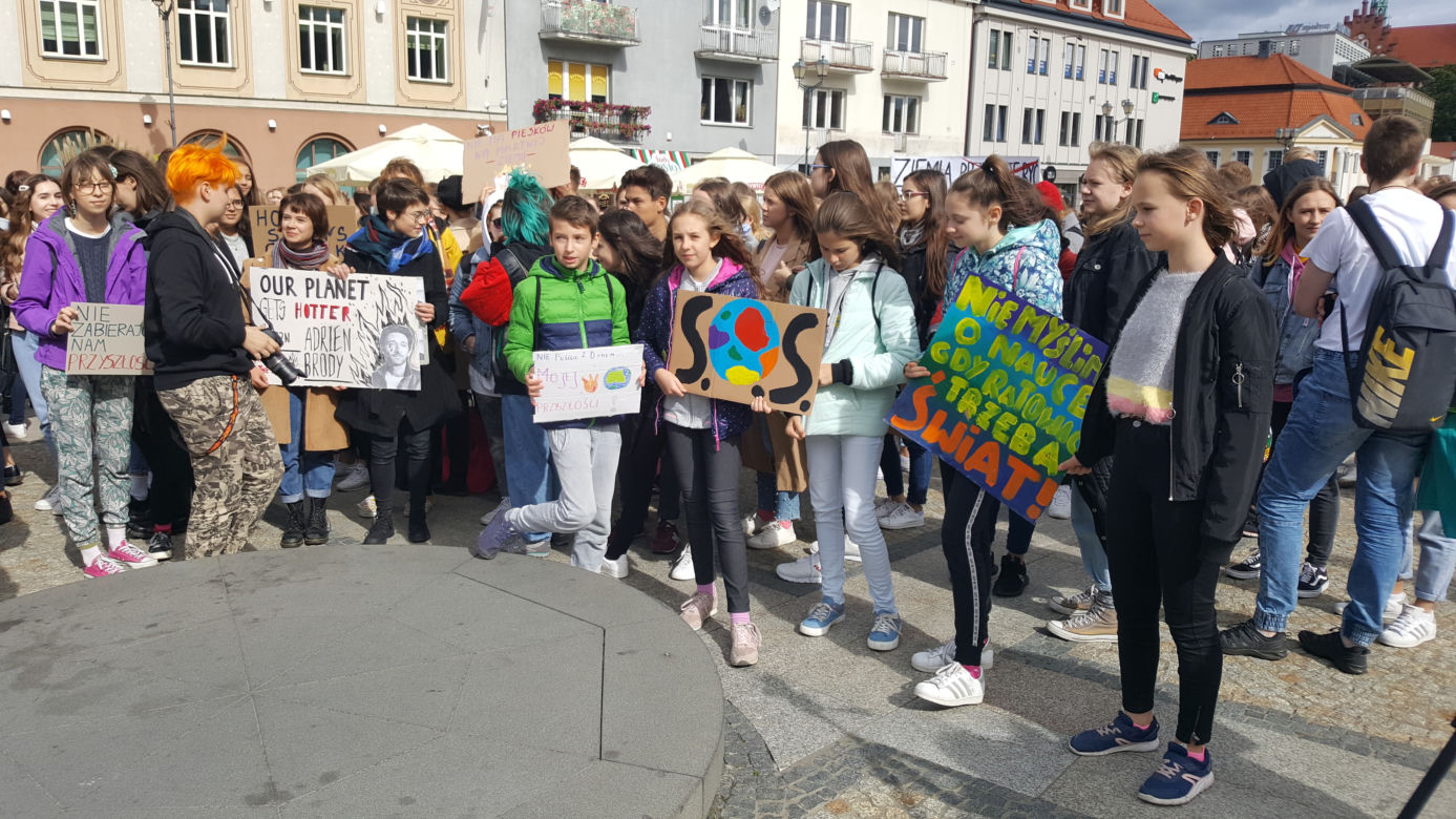 Białystok: Młodzieżowy Strajk Klimatyczny: "Najpierw natura, potem matura"