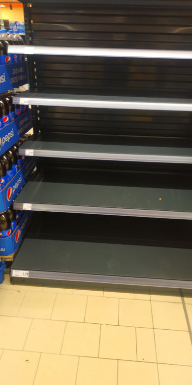 Puste półki w sklepach w Opolu! Mieszkańcy ruszyli na zakupy!