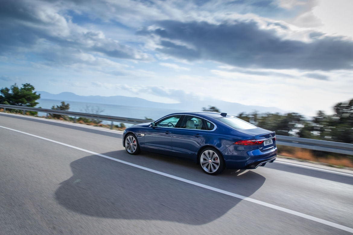 Nowy Jaguar XF (2021)