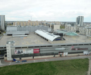  Zwłoki mężczyzny pod galerią handlową na Pradze-Południe