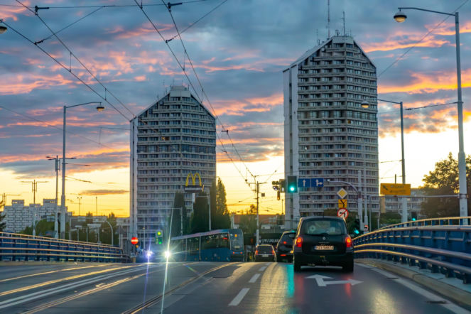 Wybudowano je dla wrocławskich studentów w czasach PRL. Pokój tam był marzeniem każdego młodego Polaka