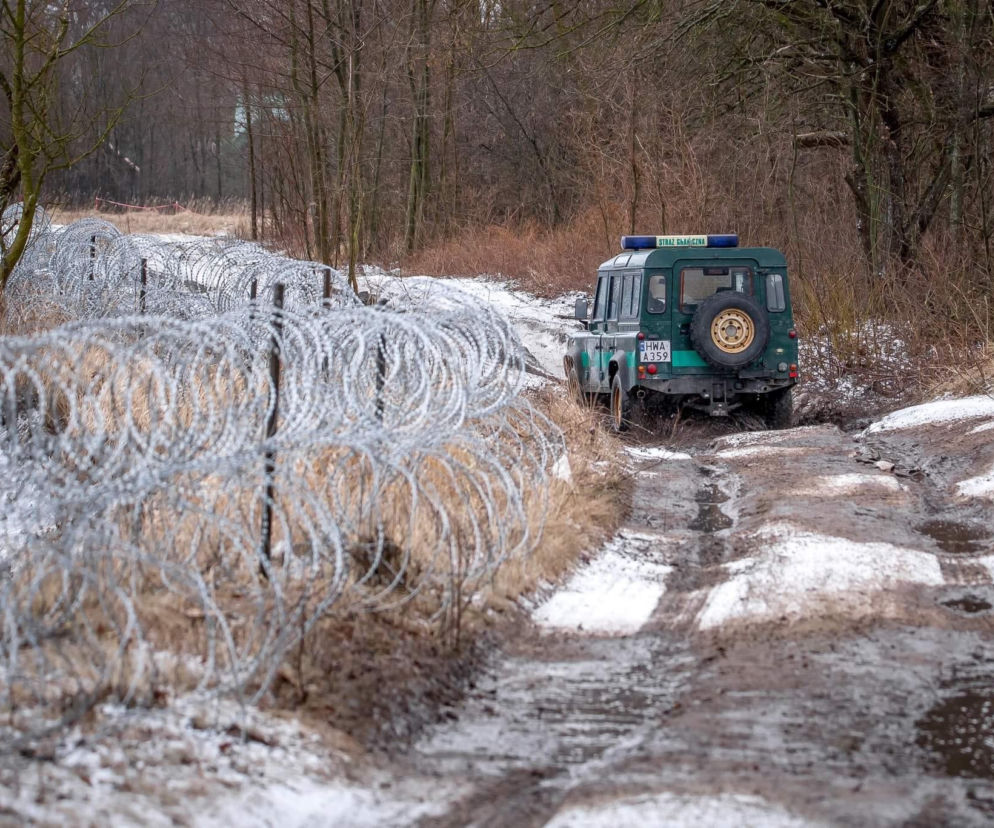 Gorąco na granicy polsko-białoruskiej! Polskie służby ponownie obrzucone kamieniami