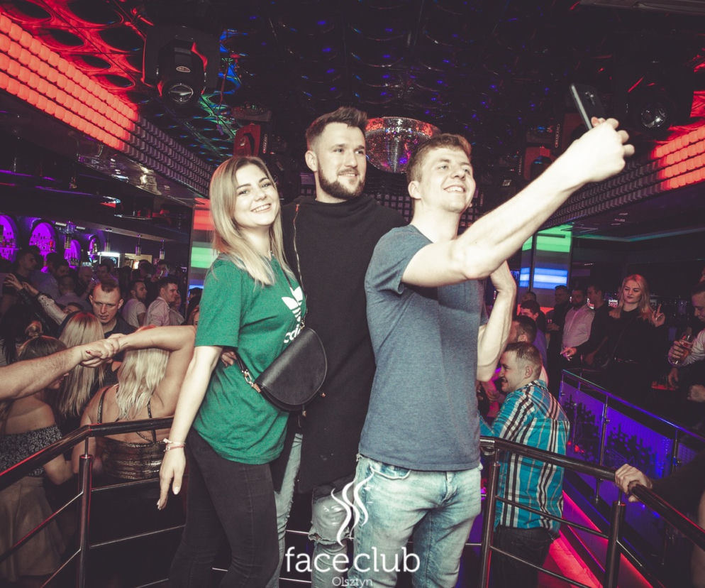 Defis w Face Club. Zdjęcia fanów z wokalistą