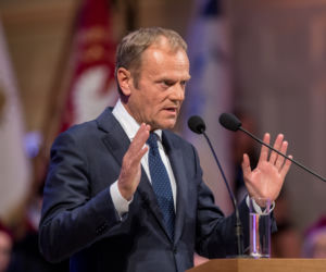 Tusk ruszył w Polskę