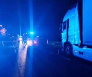 Śmierć na DK 73 w Brniu. Zginął 35-letni mężczyzna, kierowca miał 2,7 promila
