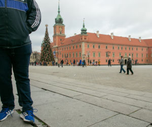Krakowskie Przedmieście się rozjeżdża! Dziury w chodniku coraz większe