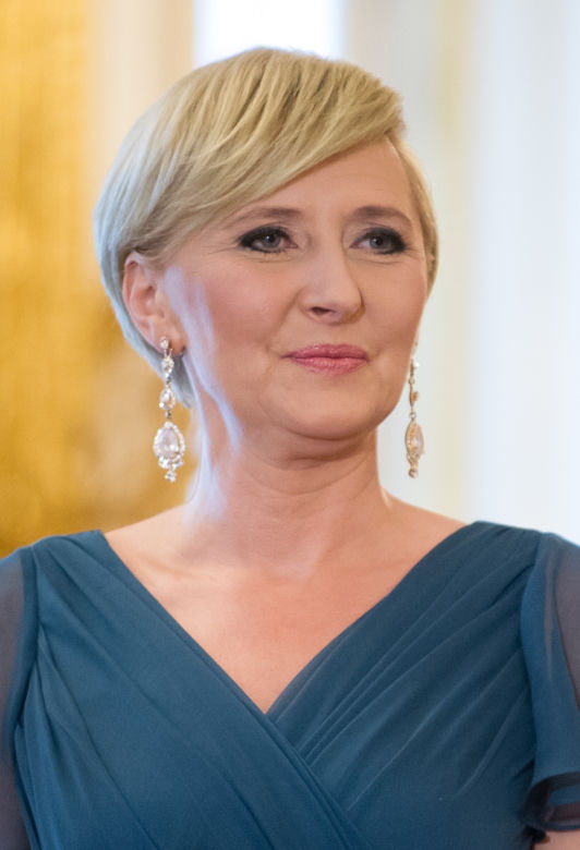 PIERWSZA DAMA ZACHWYCIŁA KARDYNAŁÓW.