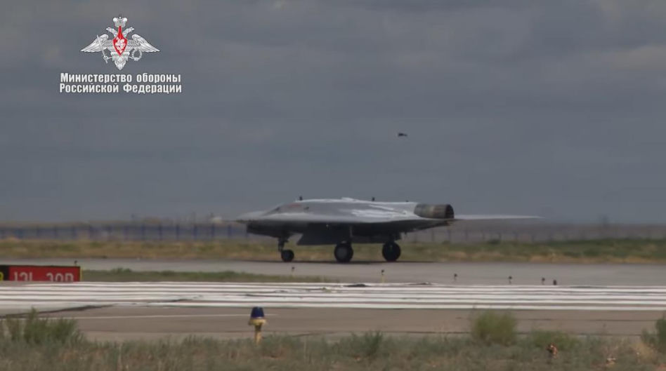 Rosja pokazała dwumiejscowego Su-57. Czy to gra o miliardy z Indiami?