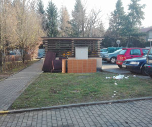 Stare meble, telewizory i lodówki zalegają na krakowskich osiedlach [AUDIO]