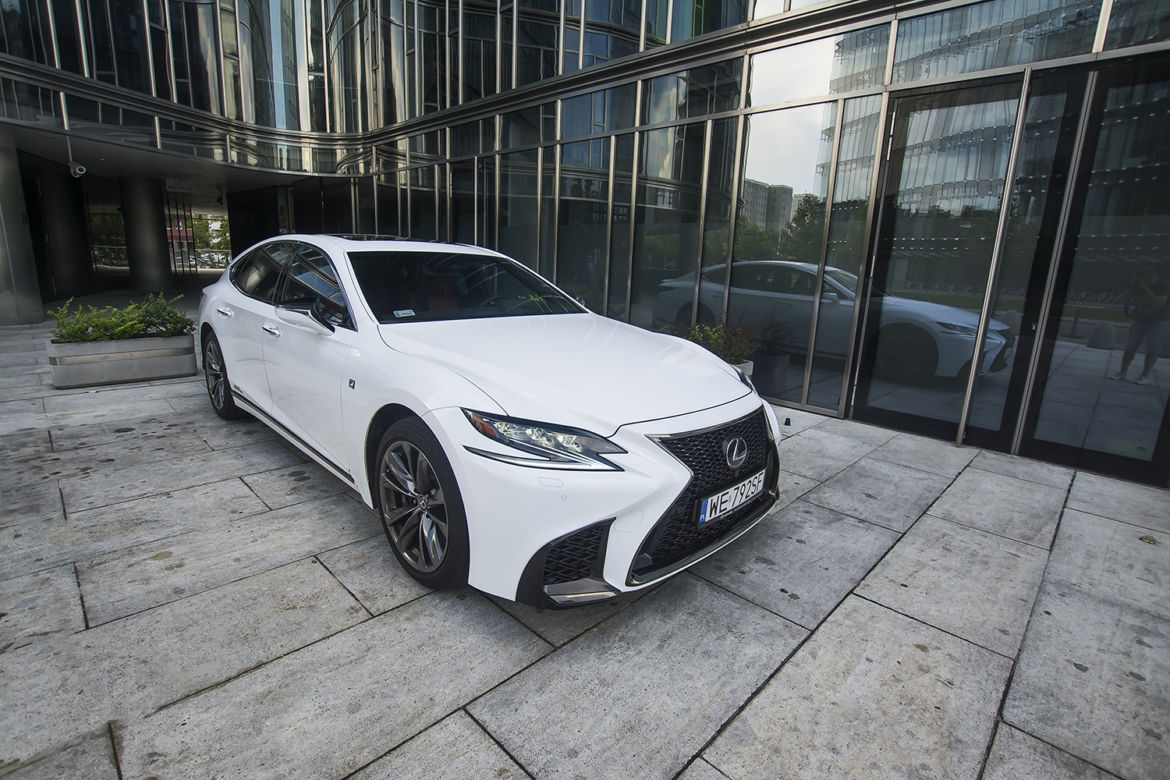 Lexus LS500h F-Sport