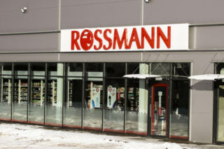 Na te wyprzedaże w Rossmann czekali wszyscy! Kosmetyki w niesamowicie niskich cenach